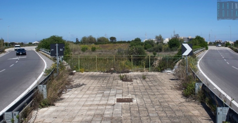 Bari, c'� un punto in cui viale Tatarella curva all'improvviso: � per preservare un antico ipogeo